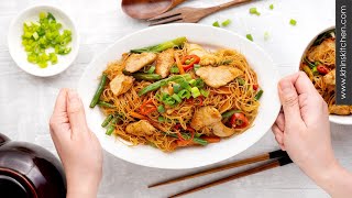 Chicken and Rice Noodle Stir Fry  Khins Kitchen [upl. by Ominorej]